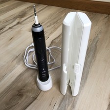 Used Oral-B Genius Electric
